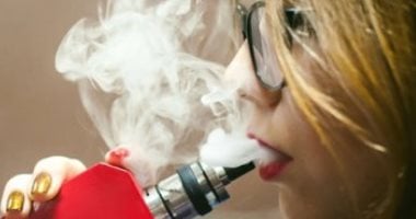 الصحة العالمية: شركات التبغ تستهدف النساء والشباب بـ 16 ألف نكهة