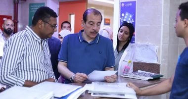 نائب وزير الصحة يقوم بجولة تفقدية بالمنشآت الصحية بالبحر الأحمر