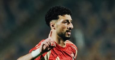 وسام أبو علي يسجل للأهلي أمام فاركو بالدقيقة العاشرة