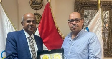 ياسر إدريس يهنئ خالد الخليفى بفوز الاتحاد العربى للرياضات المائية