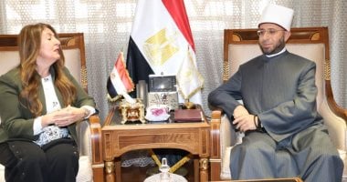السفيرة الأمريكية: مصر تمثل قلب الاعتدال الإسلامي ودورها أساسي