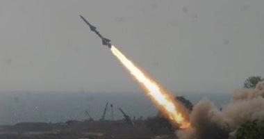 جيش الاحتلال يهاجم أهداف الحوثيين بميناء الحديدة عبر البحرية