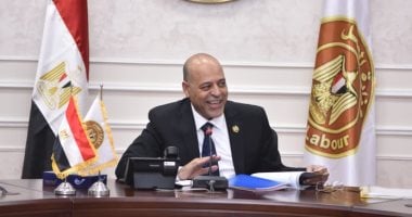 وزير العمل يعلن إجازة عيد الأضحى للقطاع الخاص من 5 لـ9 يونيو