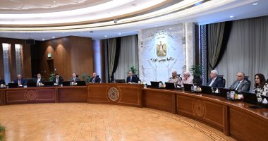 وزير قطاع الأعمال يقدم تحديثاً حول تطوير شركات الغزل والنسيج