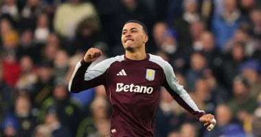 أستون فيلا يقلب الطاولة على ليدز يونايتد فى الدوري الإنجليزي.. فيديو