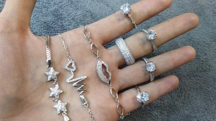 ارتفاع جديد في أسعار الفضة عالميًا ومحليًا مع نهاية نوفمبر 2025.. بكام عيار 925؟