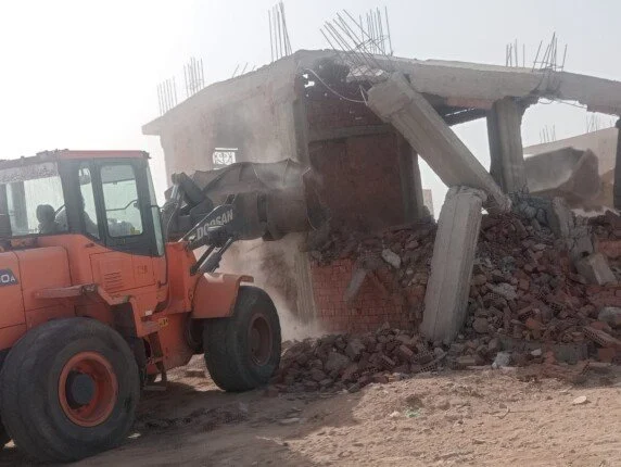 إزالة 20 حالة تعد على 68 فدانًا من أملاك الدولة بالخانكة