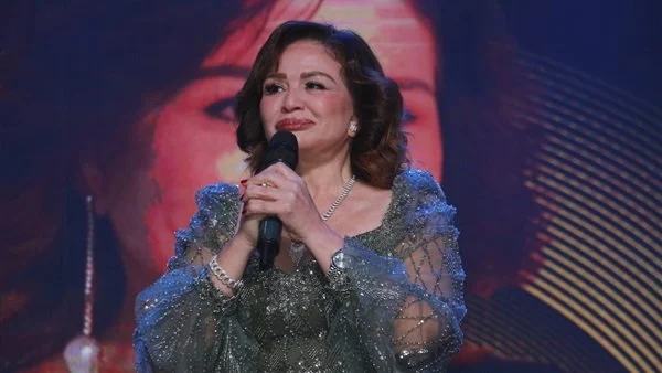 "اسم على مسمى" لإلهام شاهين بمهرجان شرم الشيخ الدولي للمسرح الشبابي