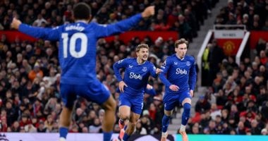 إيفرتون يدك مانشستر يونايتد فى أولد ترافود بهدف هال فى الشوط الأول