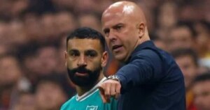 اجتماع طارئ فى ليفربول لحسم مصير سلوت بعد زلزال آيندهوفن