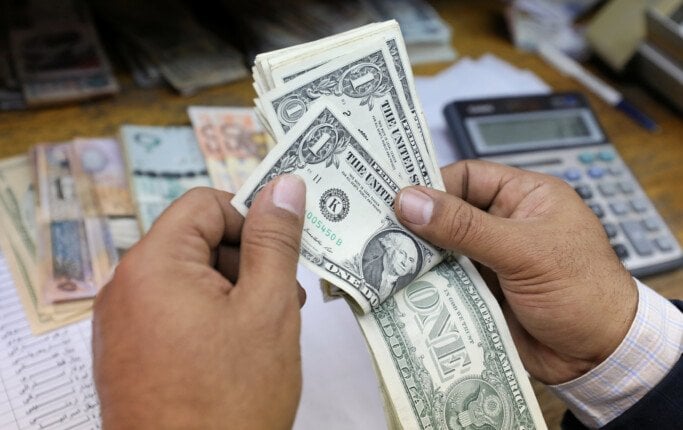 سعر الدولار مقابل الجنيه في منتصف تعاملات اليوم الثلاثاء 25 نوفمبر 2025