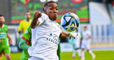 الأهلي يفتح ملف التعاقد مع أشرف عبادة مدافع أولمبي الشلف الجزائري