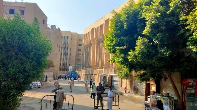 بتهمة التزوير.. تشديدات أمنية مكثفة في شبرا الخيمة بالتزامن مع محاكمة «رمضان صبحي»