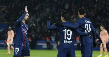 باريس سان جيرمان يقترب من تجديد عقد مدافعه