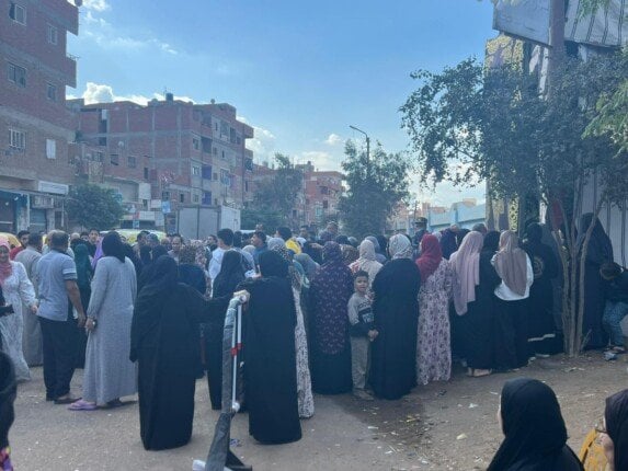 السيدات والشباب يتصدرون المشهد.. توافد كثيف للمواطنين على المقار الانتخابية بكفر الشيخ