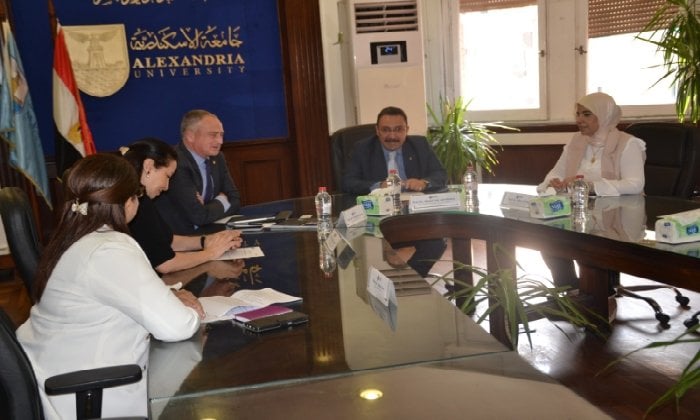 جامعة الإسكندرية تبحث تعزيز الشراكة الأكاديمية مع جامعة ووترلو الكندية