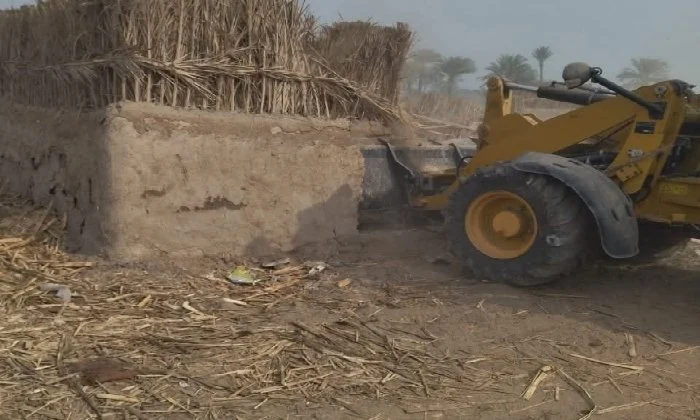 إزالة 15 تعديًا على الأراضي الزراعية في حملة مكبرة بسنورس في الفيوم