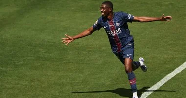 ديمبيلى يعود لقائمة باريس سان جيرمان أمام توتنهام فى دورى الأبطال