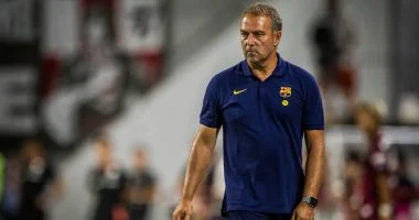 هل يرحل فليك بعد ثلاثية تشيلسي ضد برشلونة؟ نجم البلوجرانا السابق يجيب