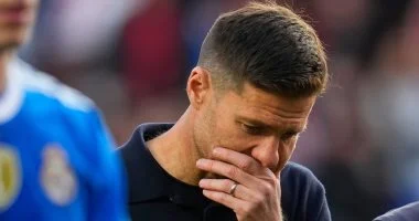 فينيسيوس يتزعم حملة الإطاحة بـ ألونسو من ريال مدريد ضد مبابي