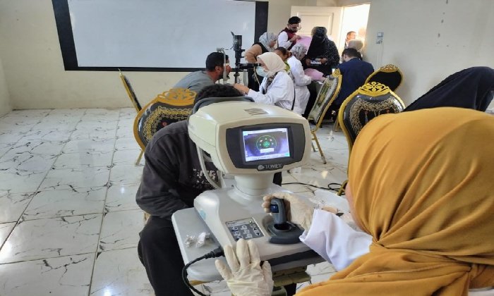 الكشف على 1200 مواطن في قافلة طبية مجانية بالبحيرة