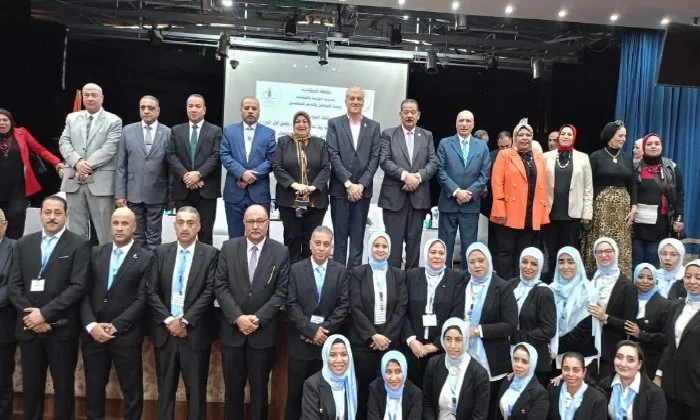 تعليم الإسكندرية يعقد لقاءً موسعًا لمناقشة مشكلات المعلّمين وطرح حلول تنفيذية