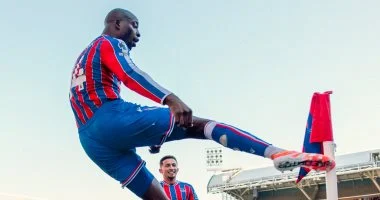 مانشستر يونايتد يتأخر بهدف ضد كريستال بالاس فى الشوط الأول.. فيديو