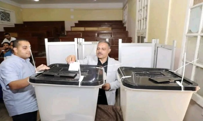 محافظ الشرقية يدلي بصوته فى انتخابات مجلس النواب 2025