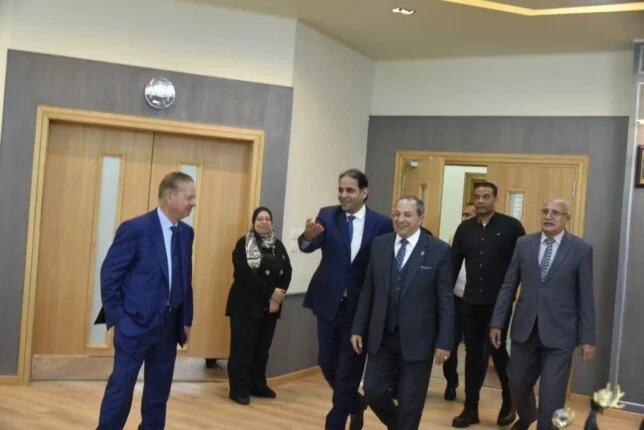 محافظ بورسعيد يشيد بدور الجامعة في خدمة المجتمع ودعم خطط التنمية