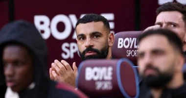 محمد صلاح على دكة البدلاء مباراة كاملة لأول مرة منذ 1988 يومًا