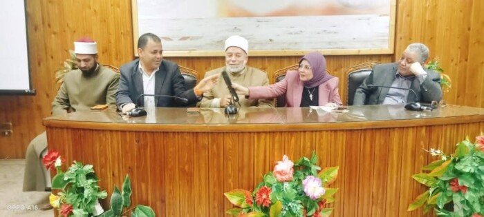 نقطة تحوّل.. ندوة بآداب بني سويف تفتح آفاق جديدة للشباب