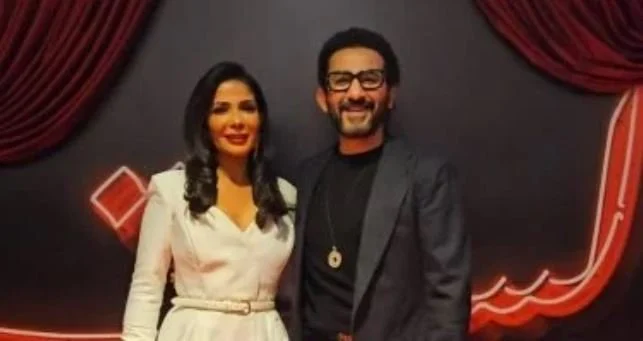 إطلالة رومانسية.. أحمد حلمي ومنى زكي يسرقان الأنظار في العرض الخاص لـ «الست»