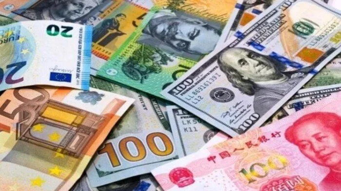 أسعار العملات العربية والأجنبية اليوم الثلاثاء 2 ديسمبر 2025