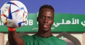 أهلي جدة يحسم مستقبل السنغالي إدوارد ميندي