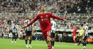 ليدز ضد ليفربول.. إيكتيكى يسجل ثنائية للريدز فى 3 دقائق (فيديو)