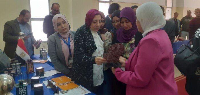 نائب رئيس جامعة بنها تفتتح معرض المنتجات الطلابية السنوي بكلية الهندسة ببنها