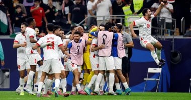 منتخب الأردن يفوز على الإمارات 2-1 ويتصدر ترتيب مجموعة مصر فى كأس العرب