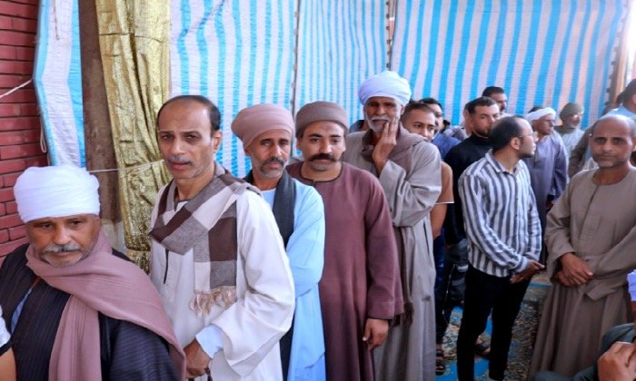 وسط حضور لكبار السن والسيدات.. انطلاق انتخابات الإعادة لمجلس النواب بسوهاج في ٧ دوائر انتخابية