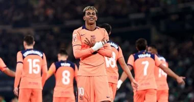 برشلونة يعزز صدارة الدوري الإسباني بخماسية مثيرة ضد ريال بيتيس.. فيديو