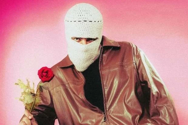 تووليت يعلن تأجيل حفله غدًا في التجمع الخامس: «مش بأيدي خالص»