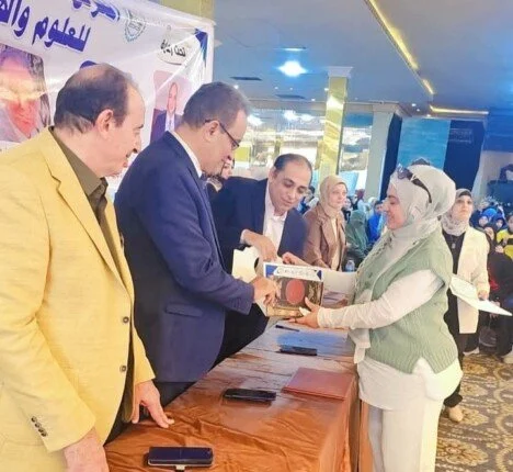 تربية بني سويف تشارك في تحكيم مسابقة العلوم والهندسة الدولية"