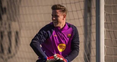 تير شتيجن يعود لتدريبات برشلونة بعد غياب طويل بسبب الإصابة