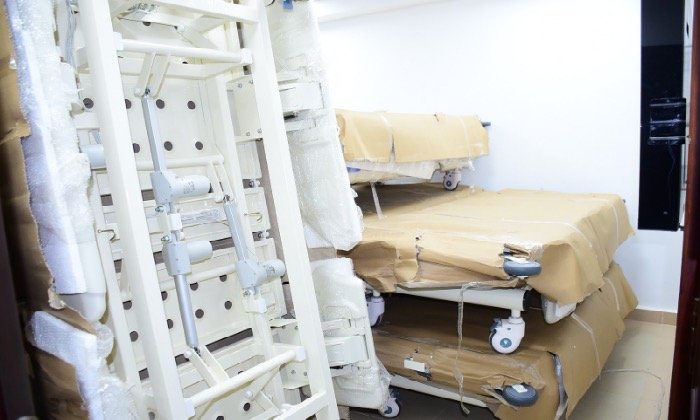 جامعة سوهاج تبدأ استلام أجهزة الحضانات والرعاية المركزة لمستشفى شفا الأطفال