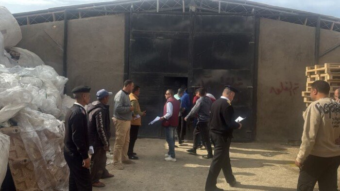 حملة مكبرة لغلق وتشميع قاعات أفراح ومخازن وكافيهات مخالفة في العبور الجديدة