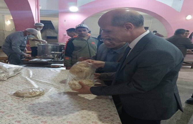 رئيس جامعة بني سويف في زيارة مفاجئة لطلبة وطالبات المدن الجامعية بشرق النيل