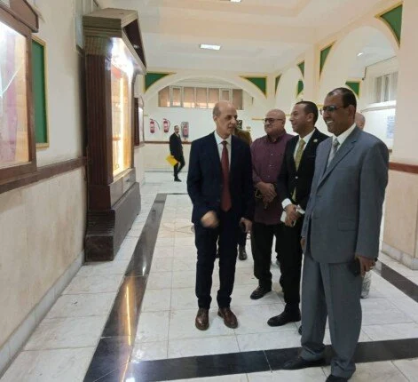 رئيس جامعة بني سويف يشهد حفل ختام المشروعات التطبيقية فى مجال التسويق بالماجستير المهني