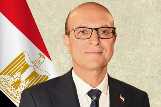 فريق طبي بأسيوط ينجح في إنقاذ حياة أم وجنينها بإزالة ورم بالعمود الفقرى