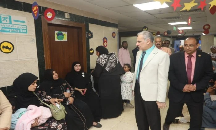 قافلة أسوان الطبية تفحص 1000 طفل وتجهّز 840 حالة حرجة للعمليات