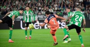 نتيجة مباراة ريال بيتيس ضد برشلونة في الدوري الإسباني