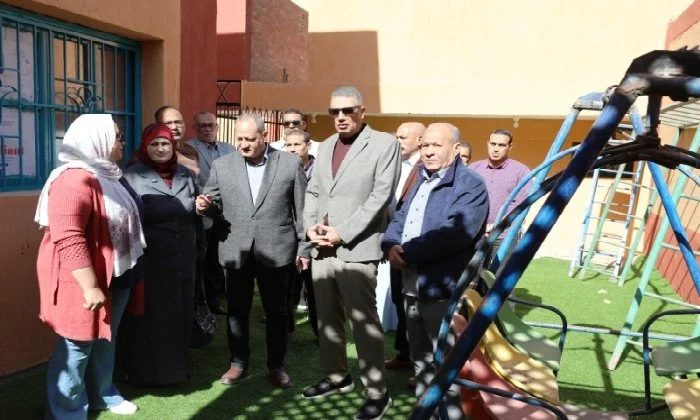 محافظ أسوان يتفقد مدرسة أحمد أبا زيد الرسمية للغات